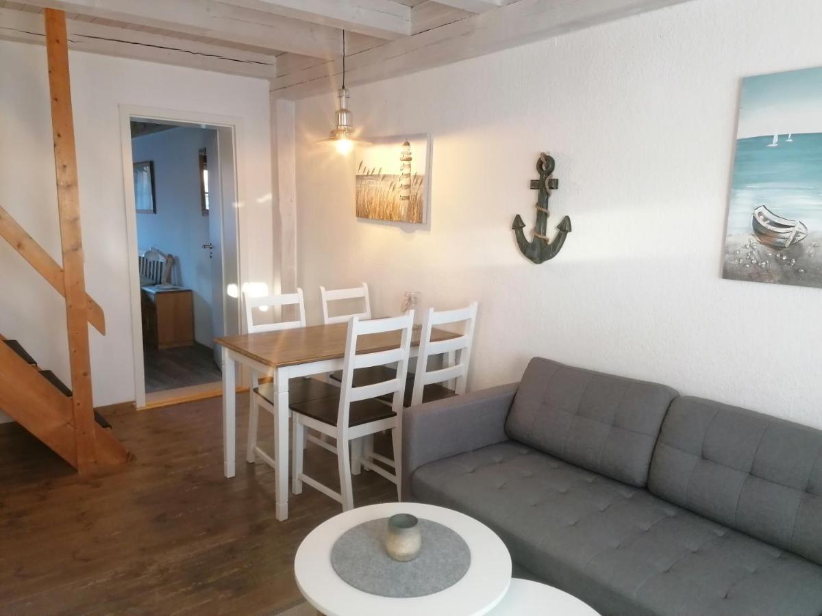Boddenhus Auf Ruegen - Ferienwohnungen Und Pension Rappin Exterior foto
