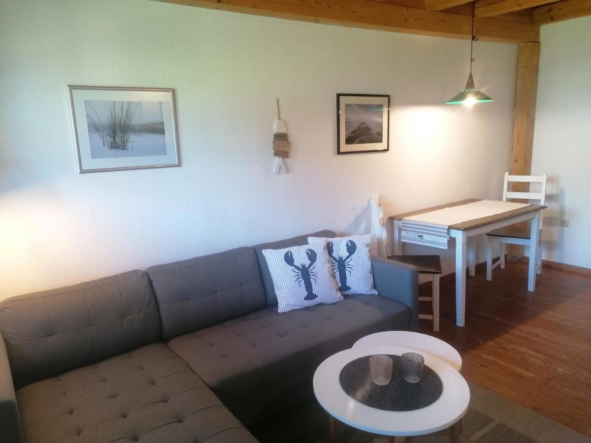 Boddenhus Auf Ruegen - Ferienwohnungen Und Pension Rappin Exterior foto