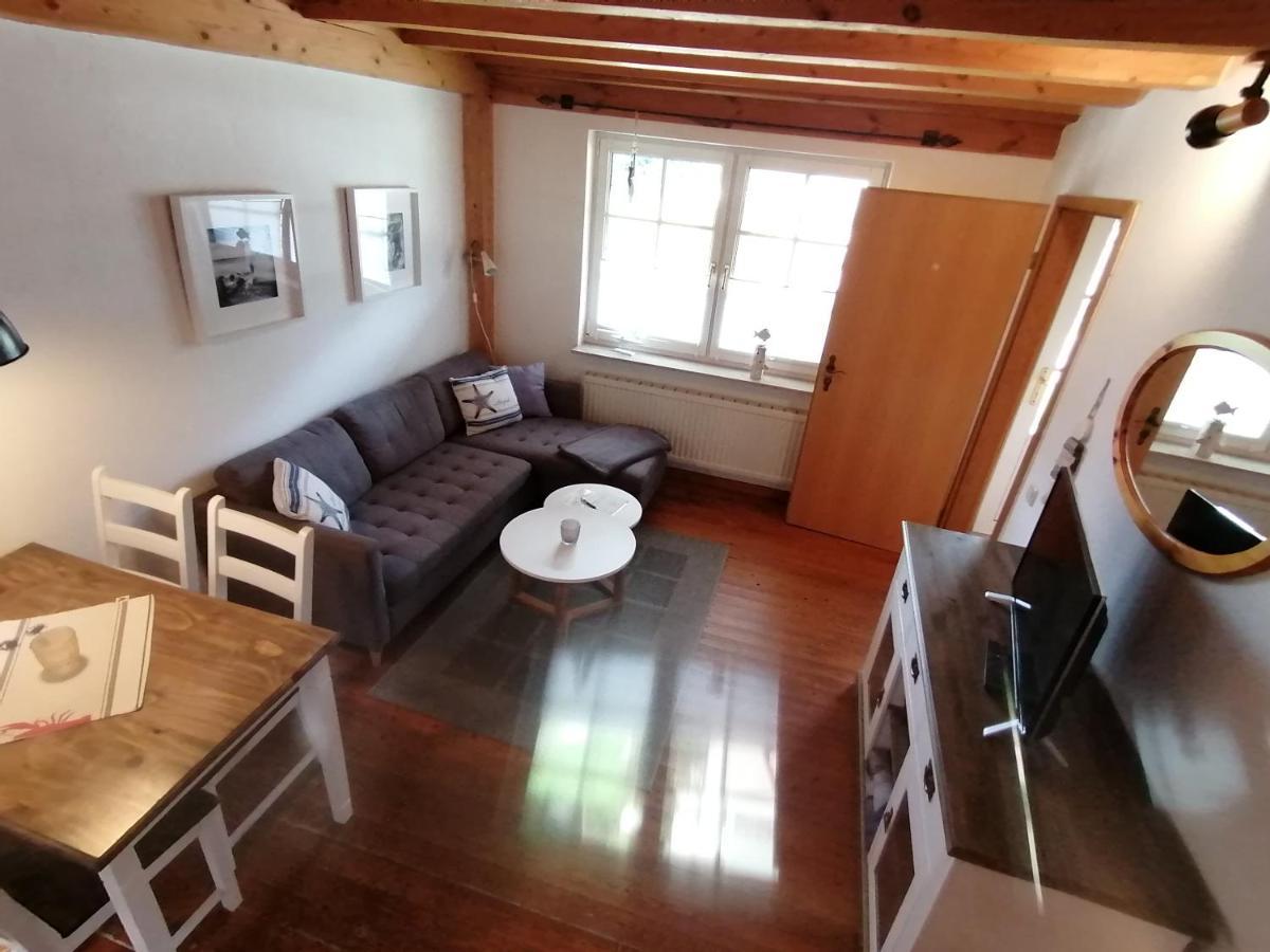 Boddenhus Auf Ruegen - Ferienwohnungen Und Pension Rappin Exterior foto