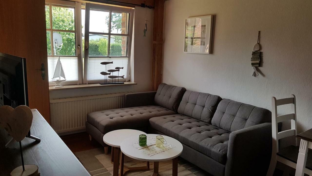 Boddenhus Auf Ruegen - Ferienwohnungen Und Pension Rappin Exterior foto